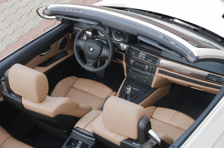  BMW M3 Convertible 2009 года  (фото 17 из 59)